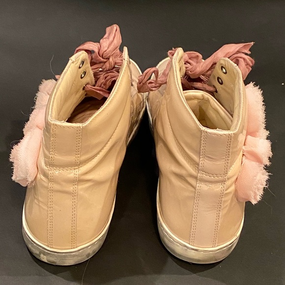 Famous among socialites, roses POKEMAOKE sneakers - Picture 6 of 11